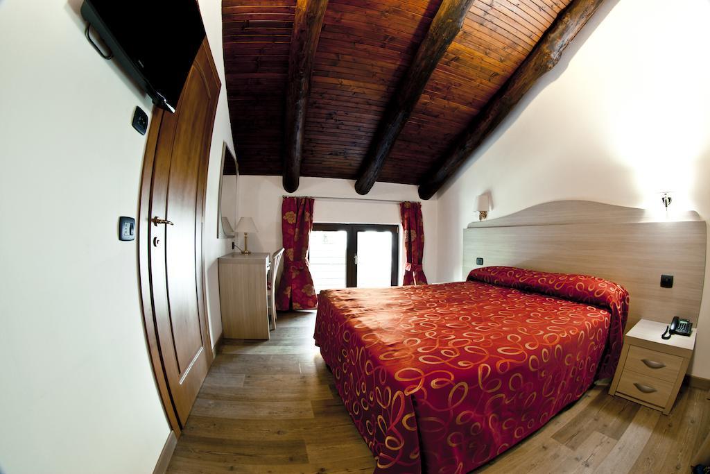Agriturismo Cascina Del Vai Cairo Montenotte Bagian luar foto