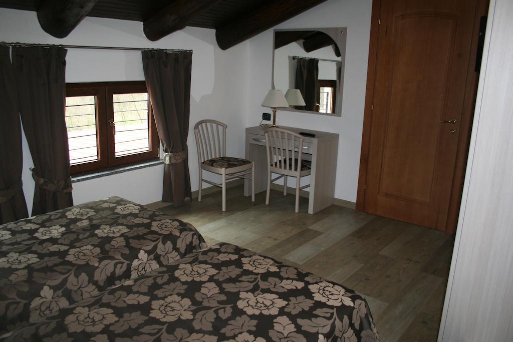 Agriturismo Cascina Del Vai Cairo Montenotte Ruang foto