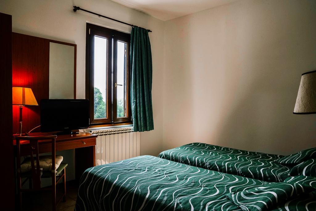 Agriturismo Cascina Del Vai Cairo Montenotte Bagian luar foto