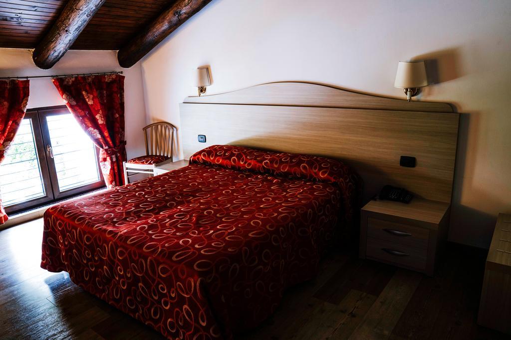 Agriturismo Cascina Del Vai Cairo Montenotte Bagian luar foto