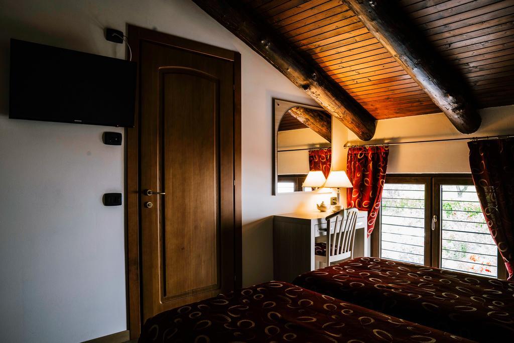 Agriturismo Cascina Del Vai Cairo Montenotte Bagian luar foto