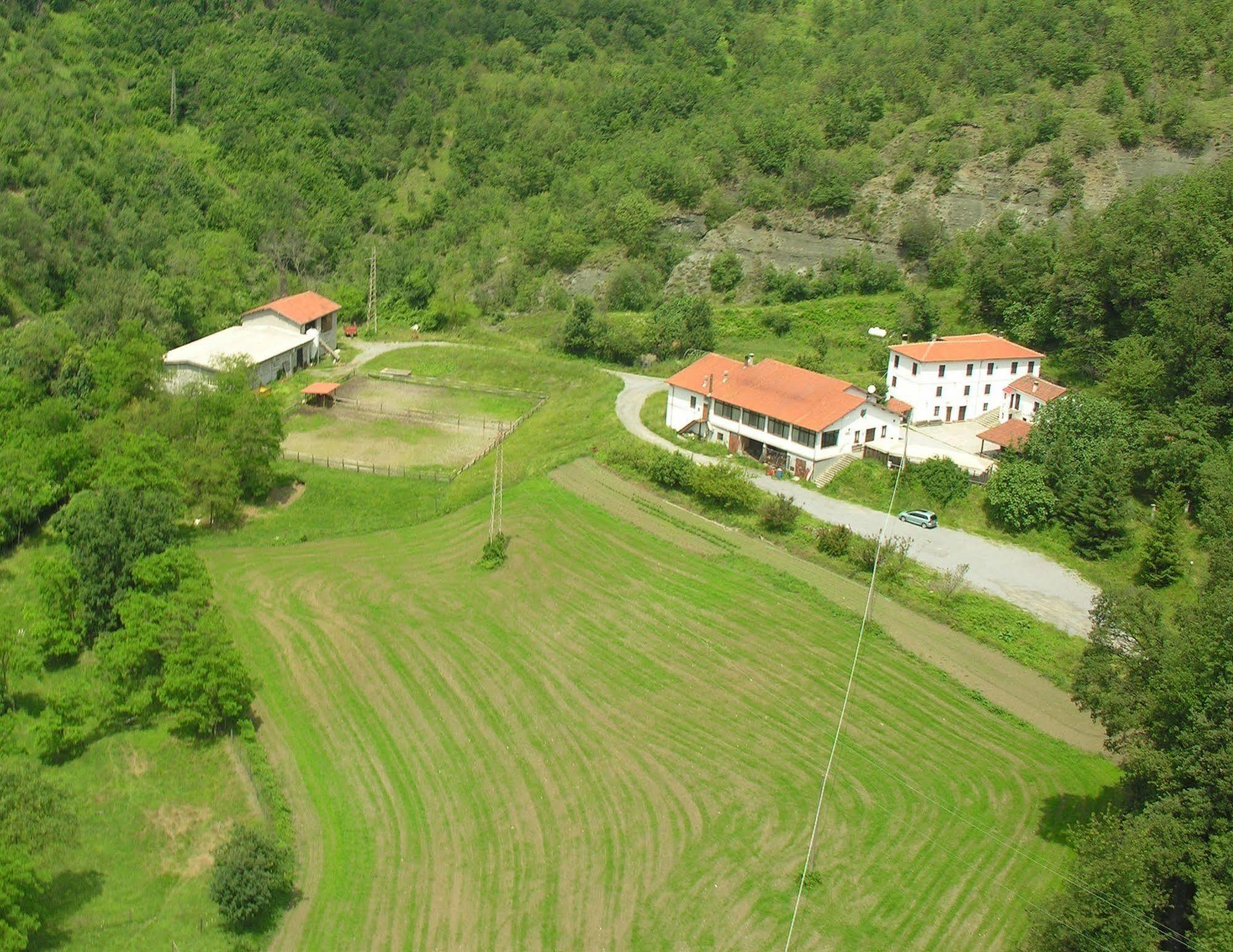Agriturismo Cascina Del Vai Cairo Montenotte Bagian luar foto