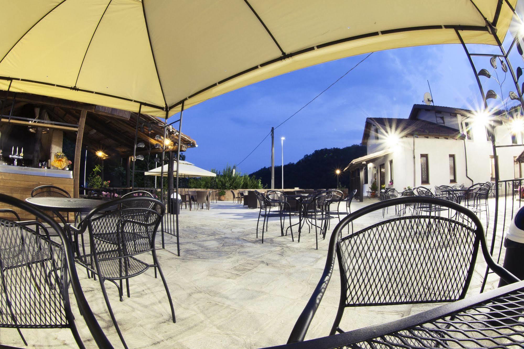 Agriturismo Cascina Del Vai Cairo Montenotte Bagian luar foto