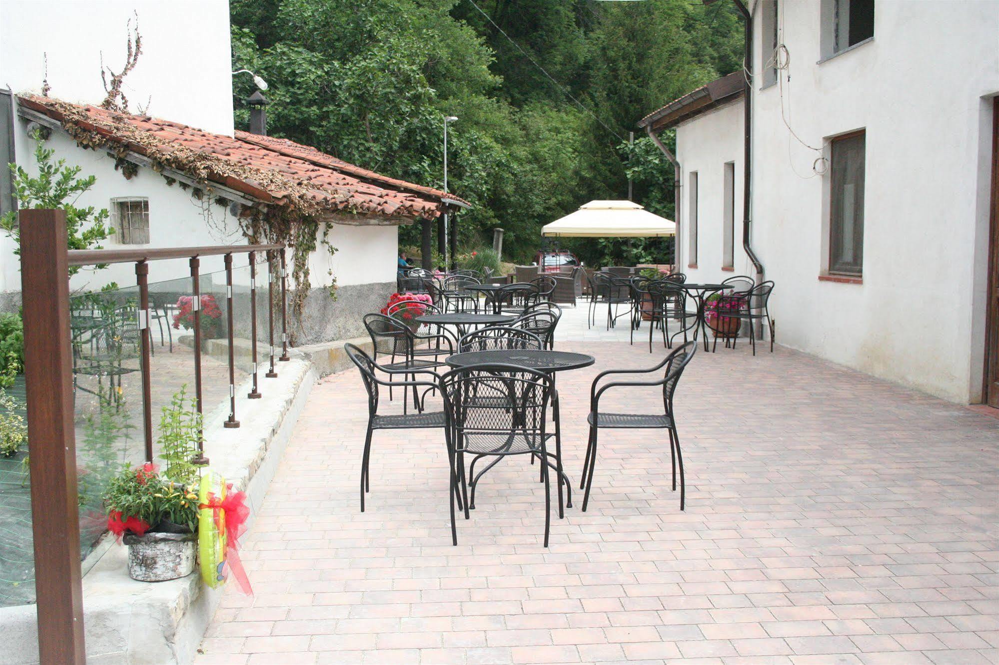 Agriturismo Cascina Del Vai Cairo Montenotte Bagian luar foto